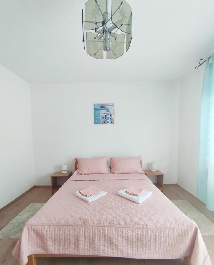Guesthouse D&D Licko Petrovo Selo Ngoại thất bức ảnh