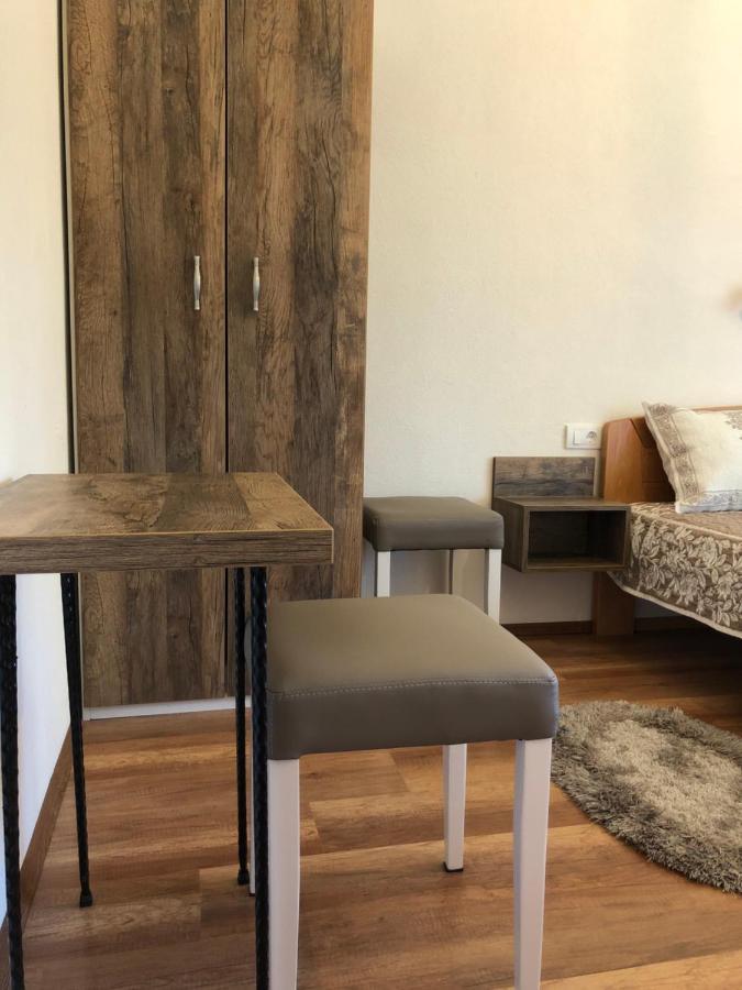 Guesthouse D&D Licko Petrovo Selo Ngoại thất bức ảnh