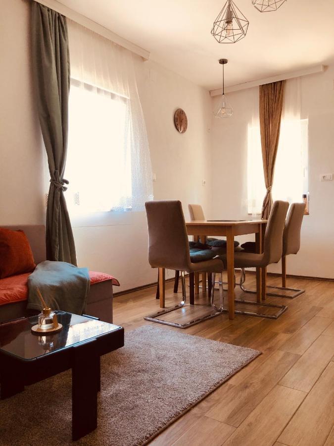 Guesthouse D&D Licko Petrovo Selo Ngoại thất bức ảnh