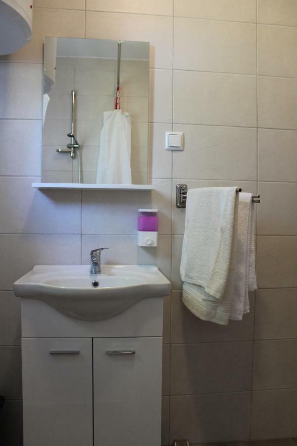 Guesthouse D&D Licko Petrovo Selo Ngoại thất bức ảnh