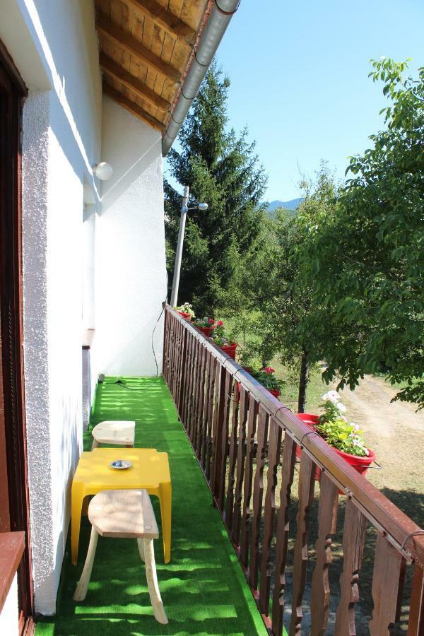 Guesthouse D&D Licko Petrovo Selo Ngoại thất bức ảnh